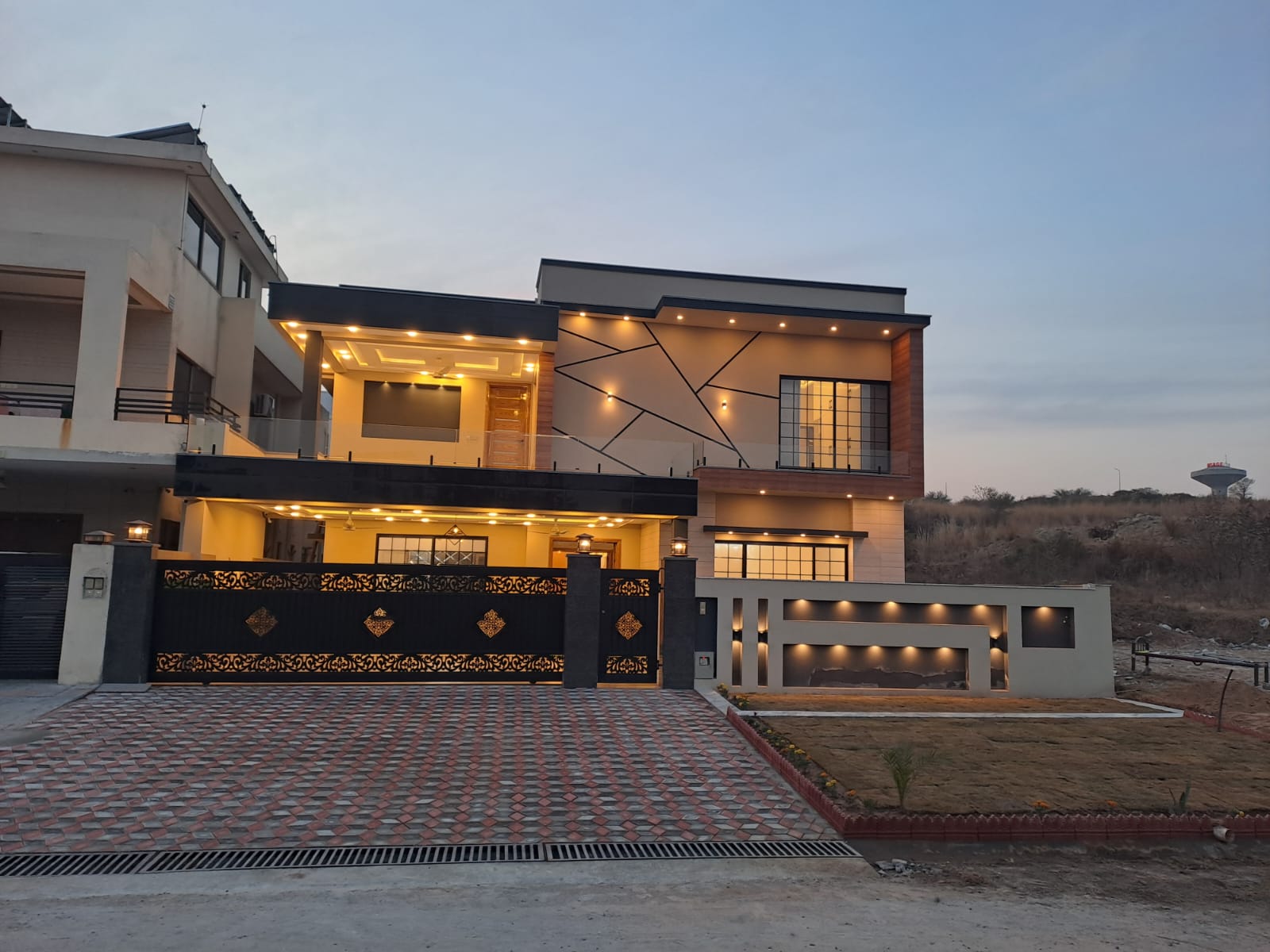 Luxurious 1 Kanal Double Storey House — project photo 1